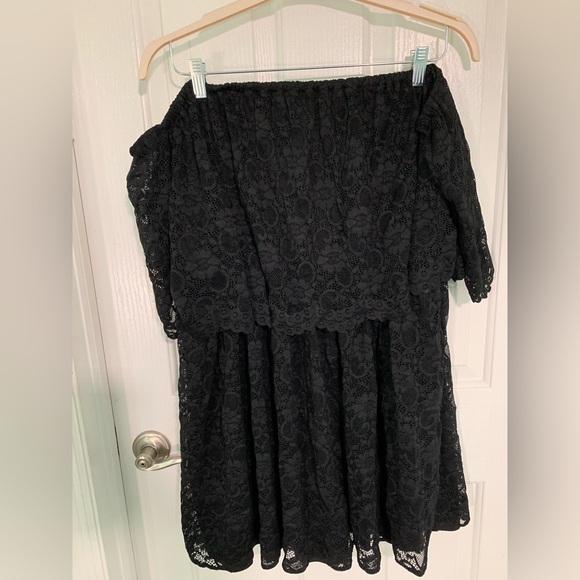 ASOS black lace dress - Picture 2 of 5